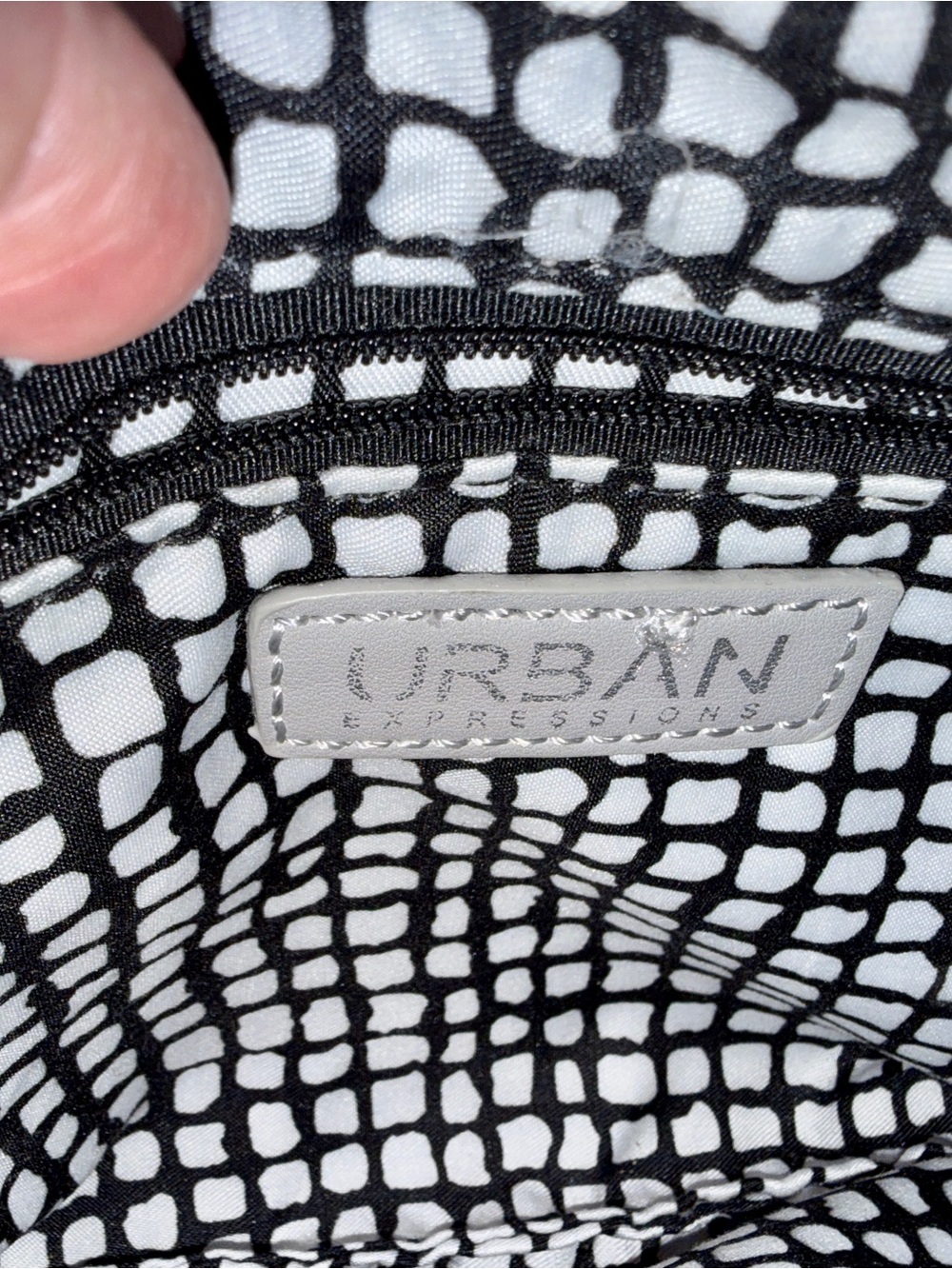 Classic Cream Crossbody Bag - Unbranded - Picture 2 of 4